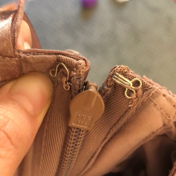 One shoulder dusty rose fitted dress size 6 - Picture 3 of 3